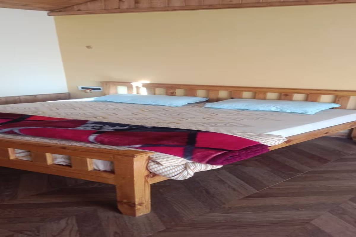 best wooden cottage in pangot